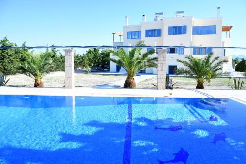 Hostal Amforeas Retreat Guesthouse