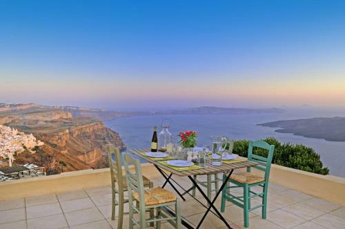 Fira Villa Sleeps 8 Air Con Wifi