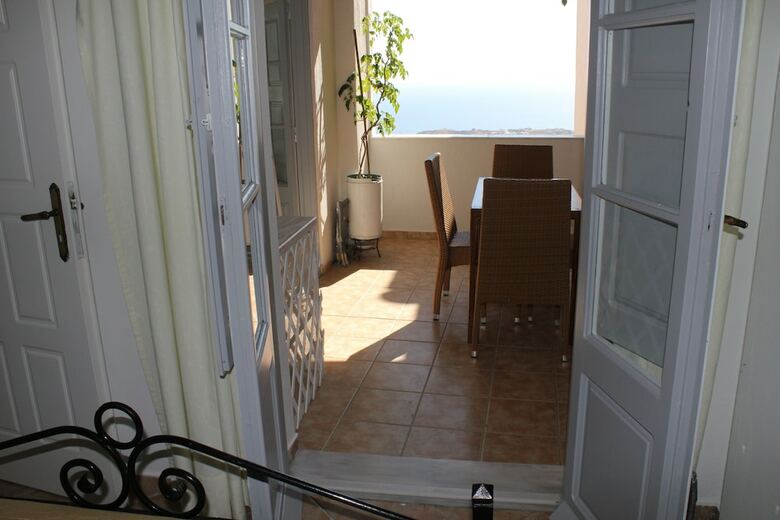 Villa By Hotel Thira