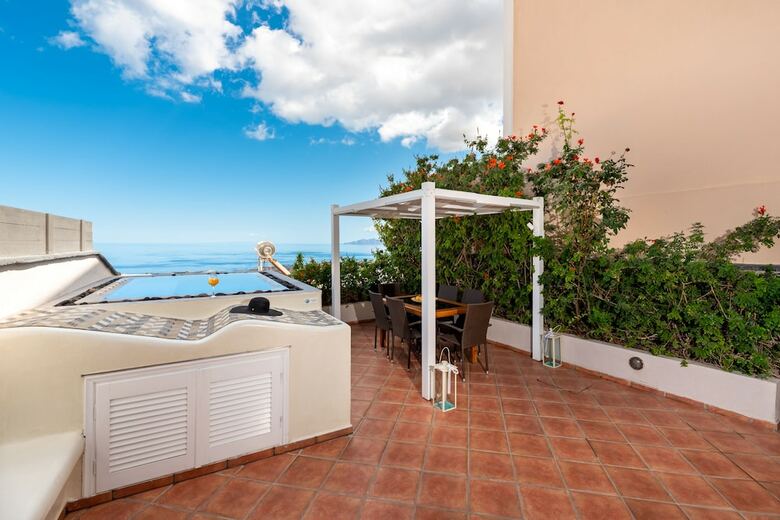 Villa By Hotel Thira