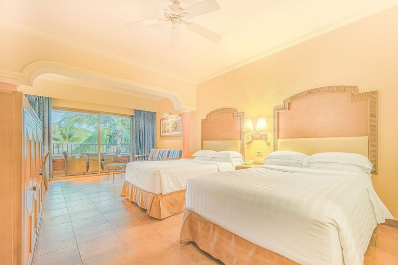 Hotel Barcelo Maya Colonial