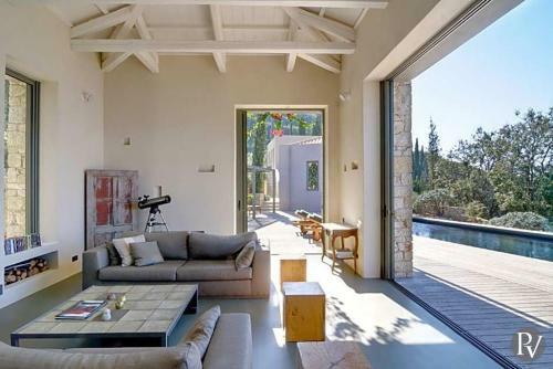 Kardamyli Villa Sleeps 10 Pool Air Con
