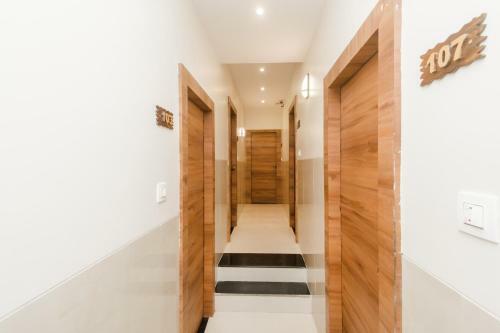 Oyo 12257 Hotel Sai Suites