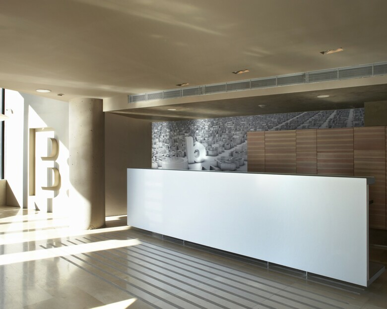 B-hotel
