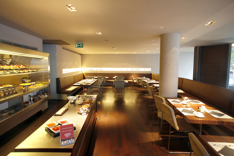 B-hotel
