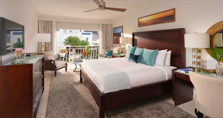 Hotel Sandals Regency La Toc