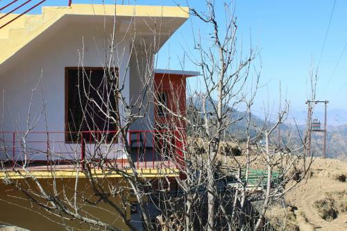 Hostal The Dhanolti Groove Garden