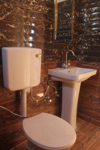Hostal Snow View Rooms In Naddi