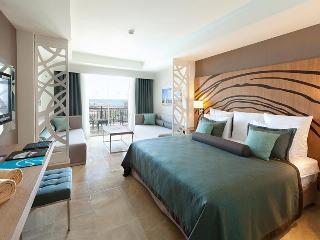 Hotel Paloma Oceana Resort