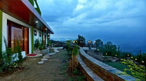 Hotel Xomotel Sunita Himalayan Paradise