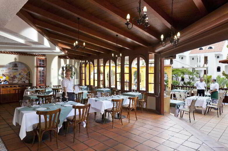 Paradise Park Fun Lifestyle Hotel