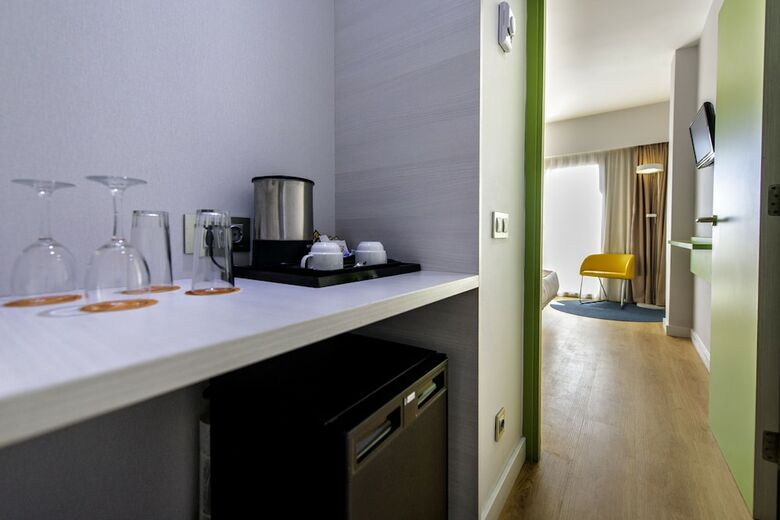 Paradise Park Fun Lifestyle Hotel