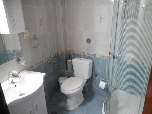Hostal Adonis Rooms