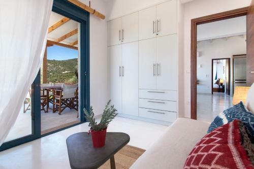 Villa Alma Lefkada- Sea Front Villa