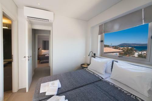 Hotel Crystal Waters
