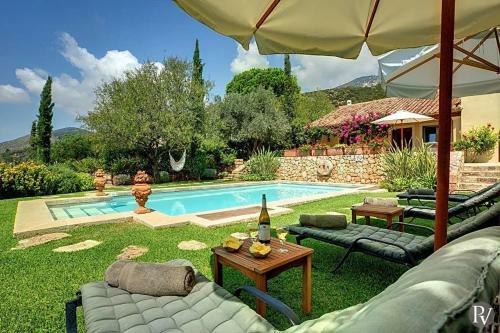 Mousata Villa Sleeps 10 Pool Air Con Wifi