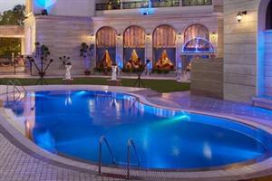 Hotel Royal Plaza (regal Suite)