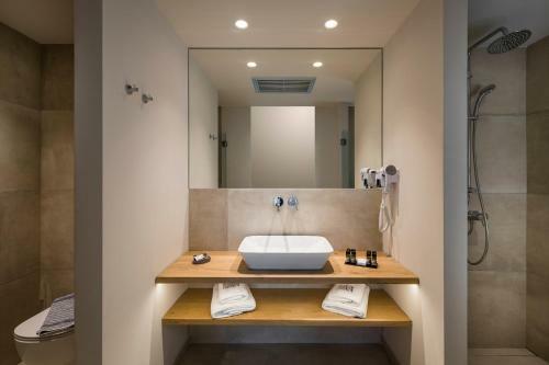 Trianon Luxury Apartments & Suites