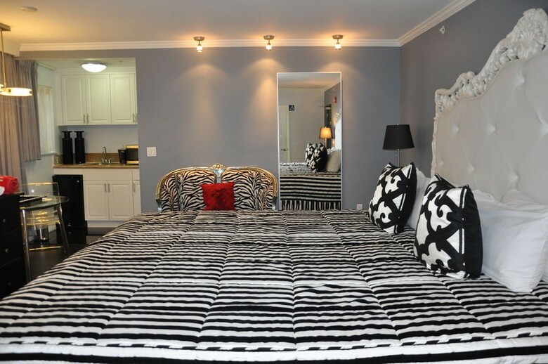 Hotel The Cove By Renzzi