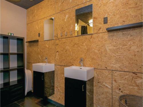 Five-bedroom Holiday Home In Hadsund