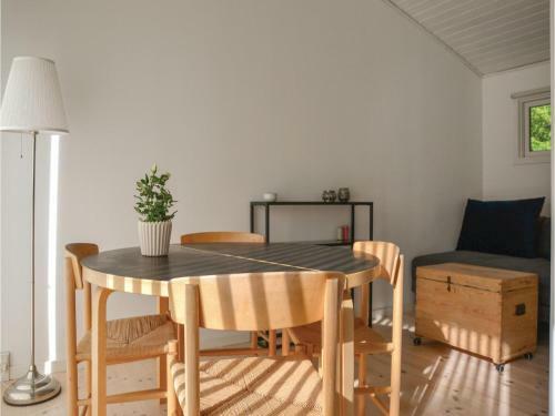 One-bedroom Holiday Home In Tisvildeleje
