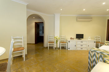 Hotel Galeon Suites