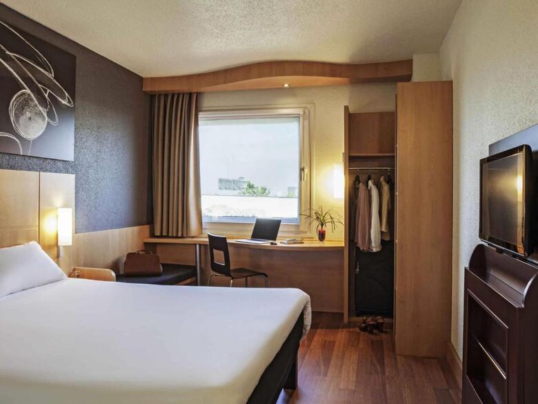 Hotel Ibis Barcelona Cornell�