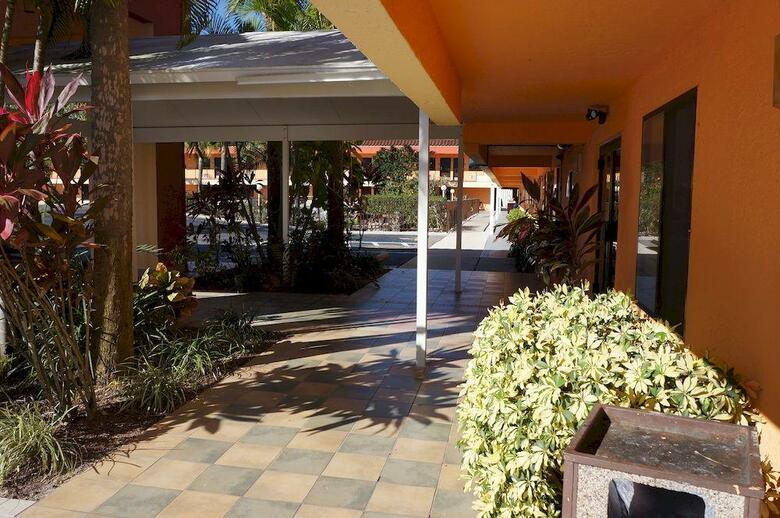 Hotel Super 8 Naples