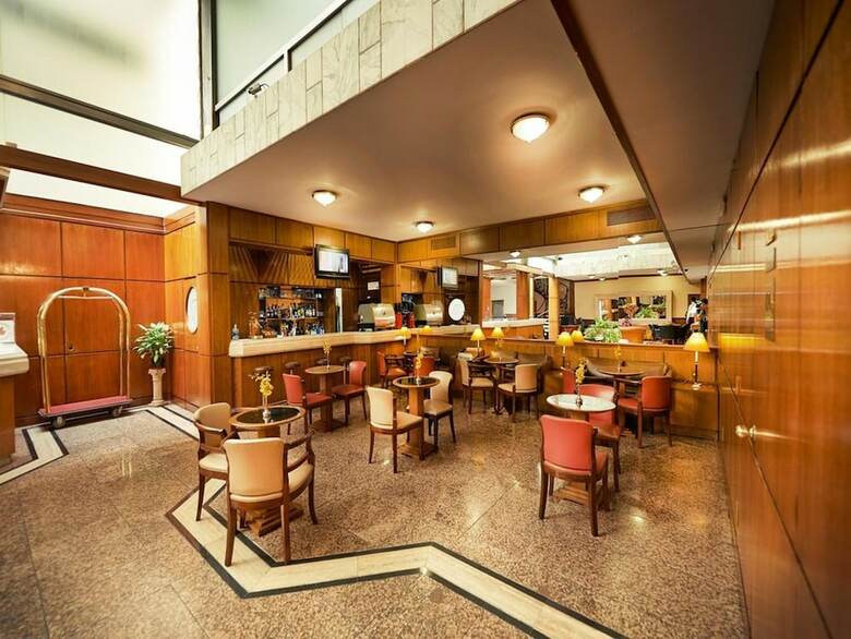 Hotel Balmoral Plaza