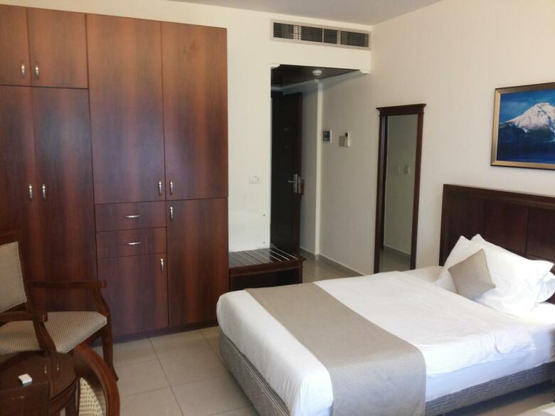 Hotel Midtown Y Suites