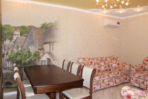 Apartment On Molokova 22