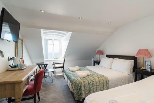 Apartment (3rd Floor) 47 Marine Terrace