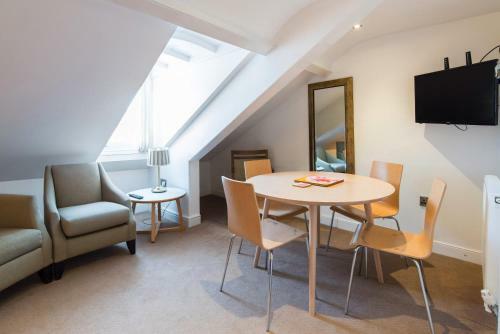 Apartment (3rd Floor) 47 Marine Terrace