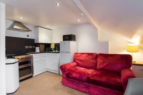Apartment (3rd Floor) 47 Marine Terrace