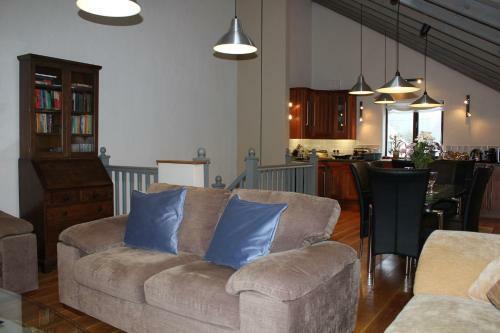 Alston Art Apartments