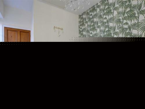Delightful Holiday Home In Appledore With Garden