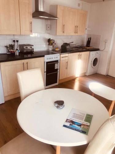Marina Apartment, Y Felinheli