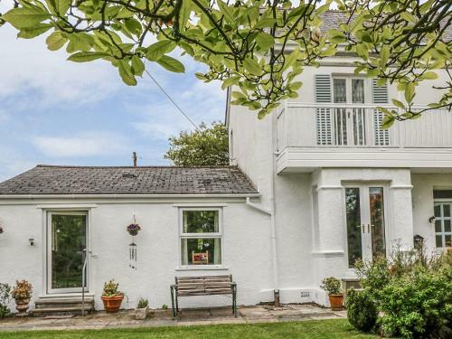 Little Claremont, Yelverton