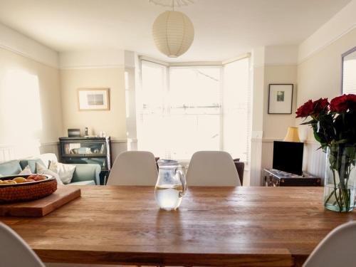 2 Beachtop Court Apartments, Tenby