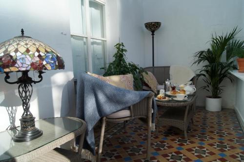 Bed & Breakfast Number 58 Tavistock