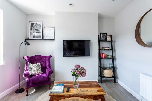 Shades Of Grey - 2 Bed Apartment