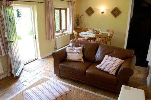 Rose & Apple Tree Cottages