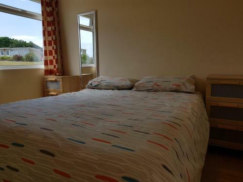 16 Sandown Bay Holiday Centre