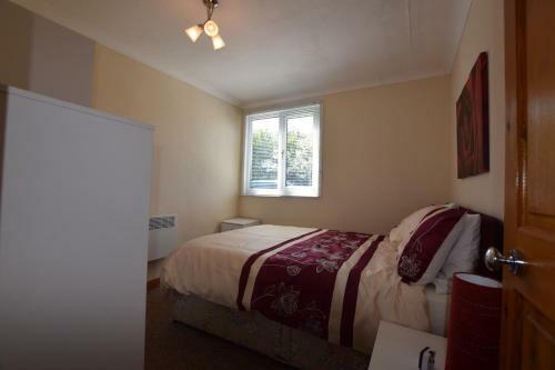 11 Sandown Bay Holiday Centre
