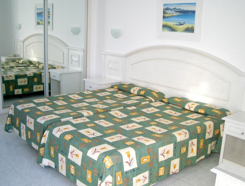 Apartamentos La Carabela