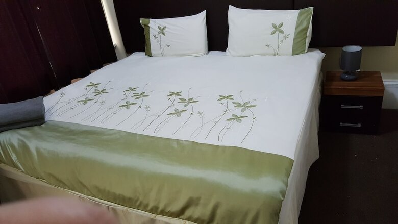 Hostal Portsmouth Budget Hotels