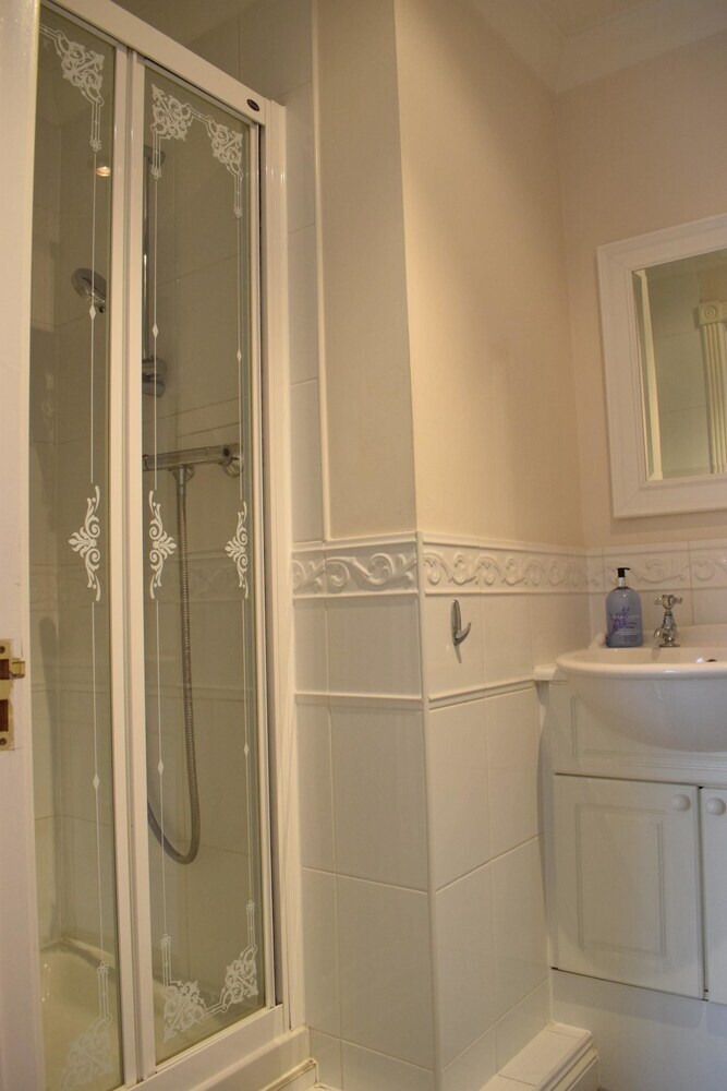 4 Bedroom Apartment With Garden