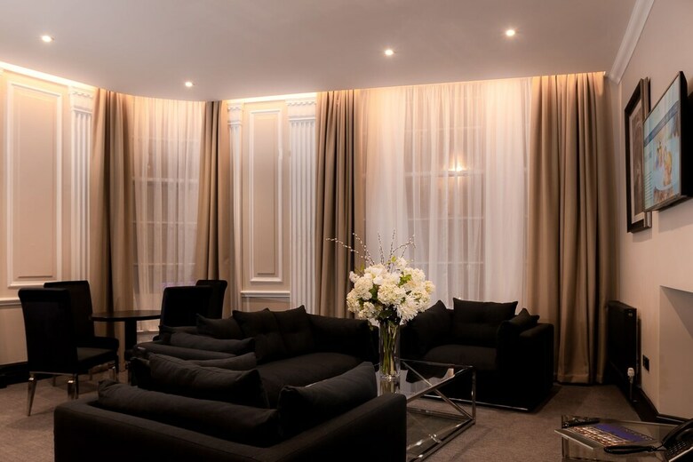 The County Aparthotel