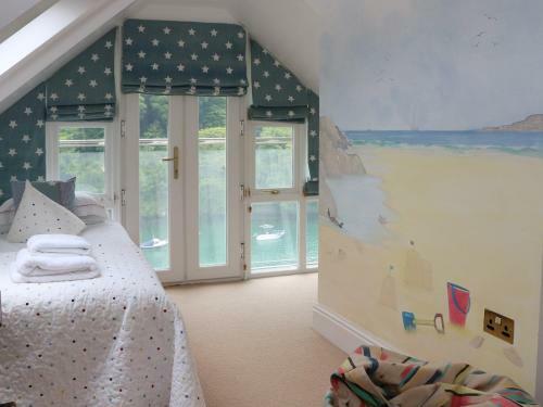 Elphinstone, Newton Ferrers