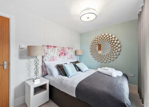 Smart And Spacious House For 8